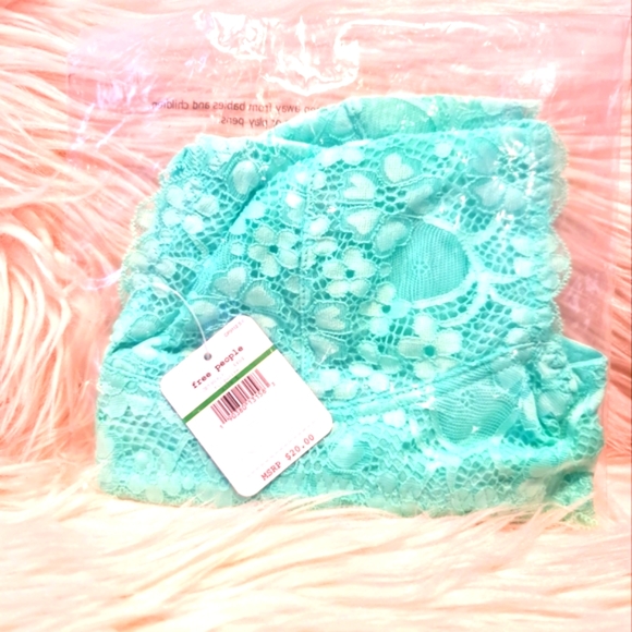 NWT Free People Galloon Lace Halter Multiple Sizes available - Picture 3 of 8